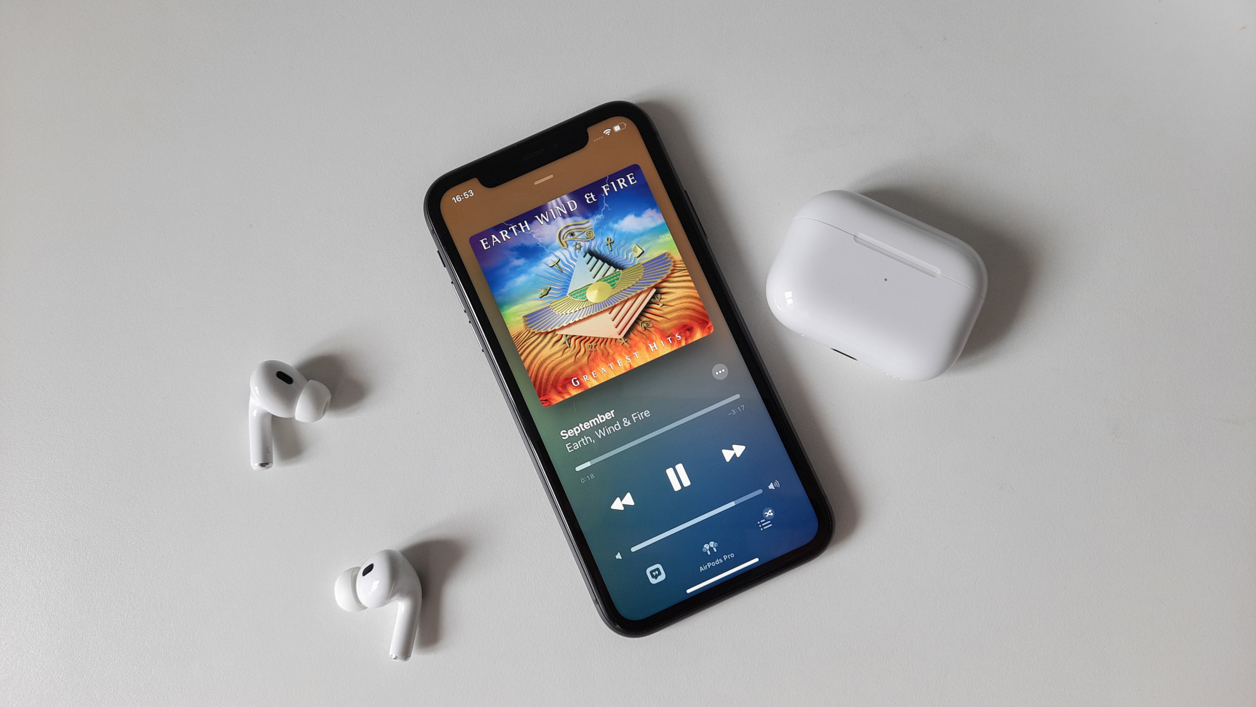 Обзор Apple AirPods Pro 2nd Gen: икона TWS с улучшенным звучанием, активным шумоподавлением и превосходной автономностью.