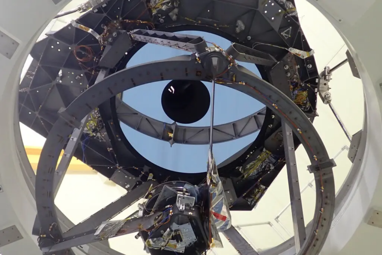 Головне дзеркало космічного телескопа «‎Евклід» діаметром 1,2 метра.