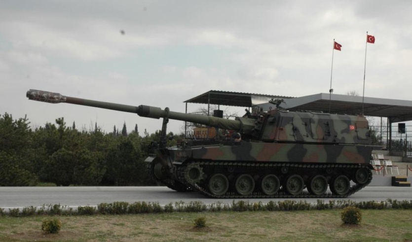 Турецкая САУ Т-155 Firtina спешит на поле боя раздавать билеты на концерт Кобзона