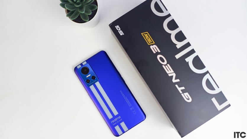 Огляд realme GT Neo 3: яскравий AMOLED-екран, гарна камера та швидка зарядка 150 Вт