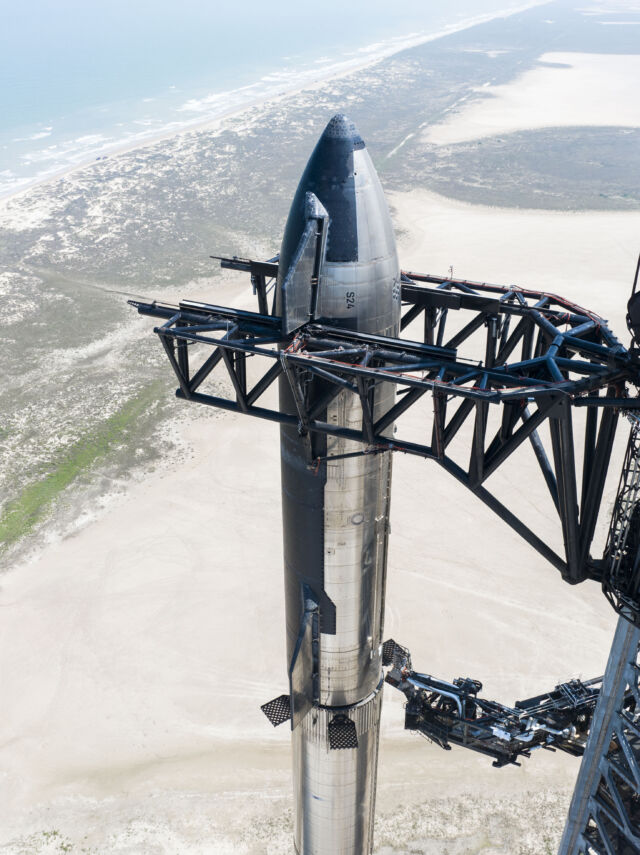 SpaceX готує місію Falcon Heavy 26 липня та задумала перетворити Starship на космічну станцію