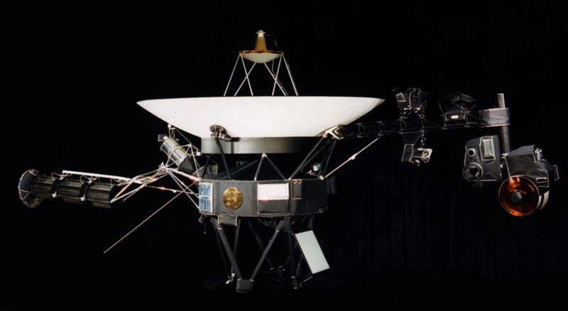 «Вояджер»: завершение. Фотохроника полувековой одиссеи знаменитых зондов-близнецов NASA