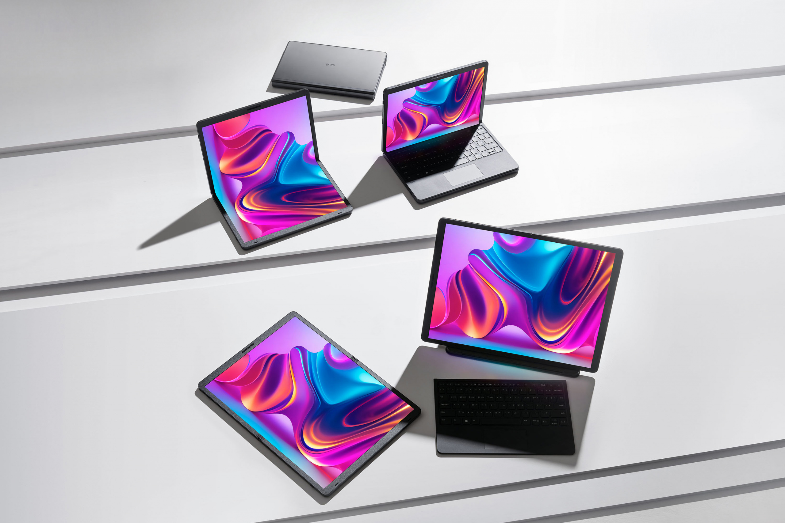 LG Gram Fold ─ ноутбук с гибким 17-дюймовым дисплеем OLED за $3700