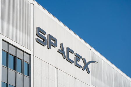 Окремий інтернет для війни: SpaceX уклала першу угоду для запуску супутникової мережі Starshield — альтернативи Starlink для уряду