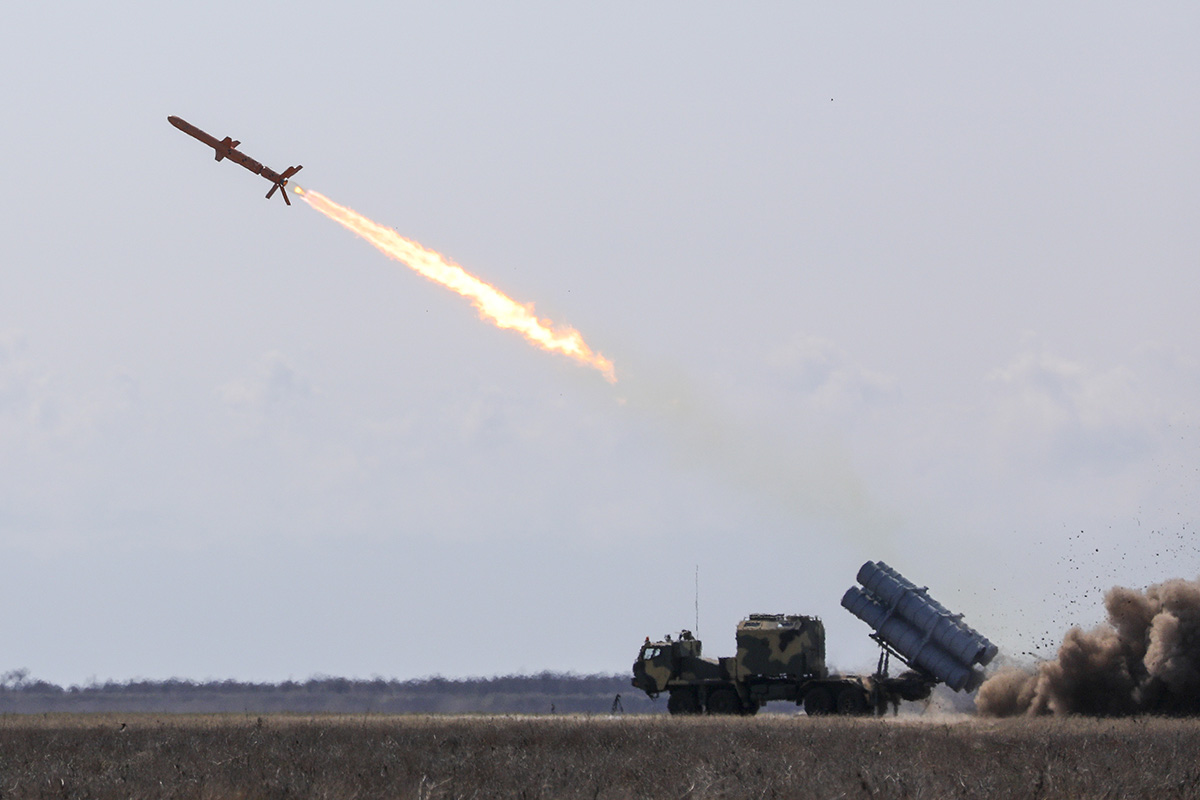 «Нептун», «Гром-2», «Тайфун-4» и другие: мощные дальнобойные украинские ракеты, наработки и перспективы