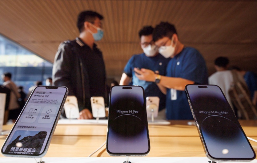 Китай заборонив урядовцям використовувати iPhone на роботі – на тлі техновійни між Пекіном та Вашингтоном