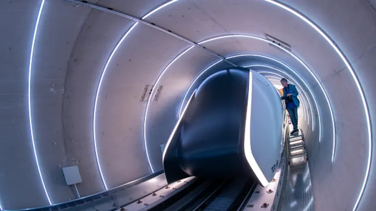 24-метрова бетонна труба для випробувань від Технічного університету Мюнхена (TUM) – перша в Європі повністю сертифікована для пасажирських перевезень.