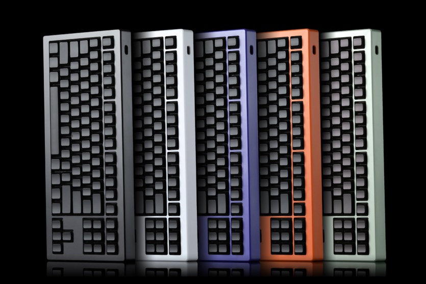 Drop CST M80 – механическая клавиатура для «гигачадов» с заменой переключателей, колпачков и верхнего корпуса