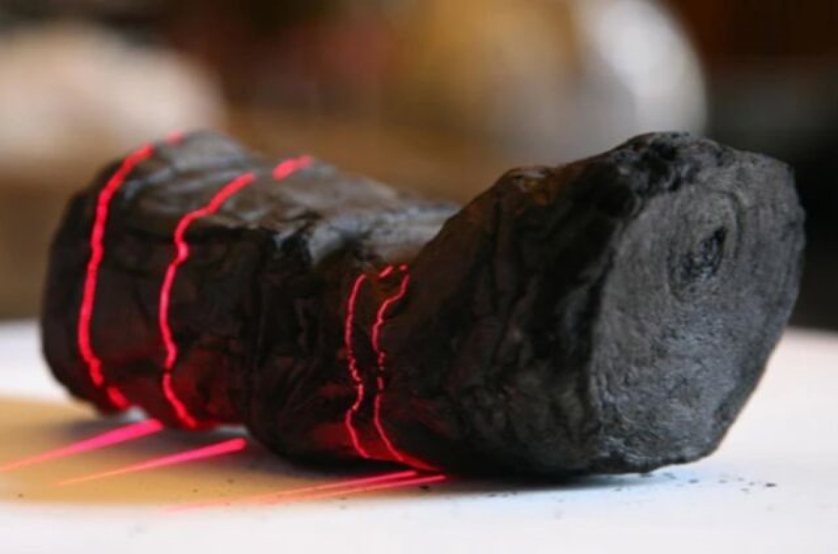 ШІ розшифрував перший текст з «‎нечитабельного» Геркуланумського сувою, який обгорів після виверження Везувію