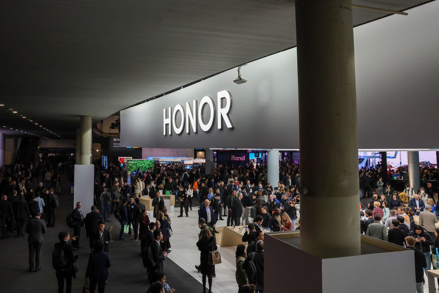 Honor, бывший суббренд подсанкционной Huawei, начинает путь к IPO (первичному публичному размещению акций)
