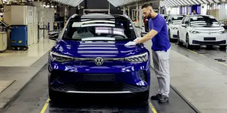 Volkswagen складно конкурувати з Tesla