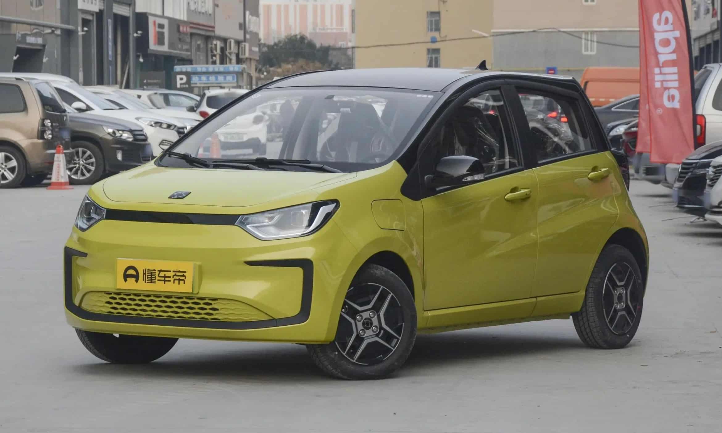 JAC Motors, the Chinese automaker that is part of the Volkswagen group, is set to launch the first mass-produced electric vehicle (EV) with a sodium-ion battery under its new Yiwei brand.  Although sodium-ion battery technology is less dense (and less developed) than lithium-ion, its lower cost, greater supply and superior cold-weather performance could help accelerate the mass adoption of electric vehicles.  CarNewsChina reports that deliveries of the JAC Yiwei EV hatchback will begin in January.  Yiwei is a new brand for JAC in 2023.  Volkswagen has a 75 percent stake in (and management control of) JAC and owns 50 percent of JAC's parent company, Anhui Jianghuai Automobile Group Holdings (JAG).  The Chinese government owns the other half of JAG, making for one of the oddest pairings in the auto industry.