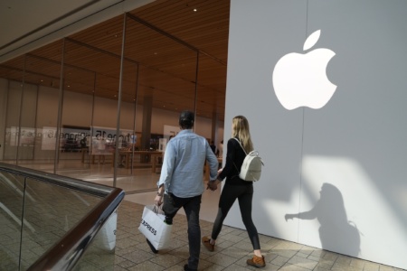 Американські законодавці закликають Мін'юст розслідувати блокування Apple додатку iMessage від Beeper