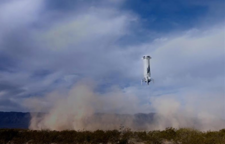 Blue Origin повертається після річного простою з успішним запуском ракети New Shepard