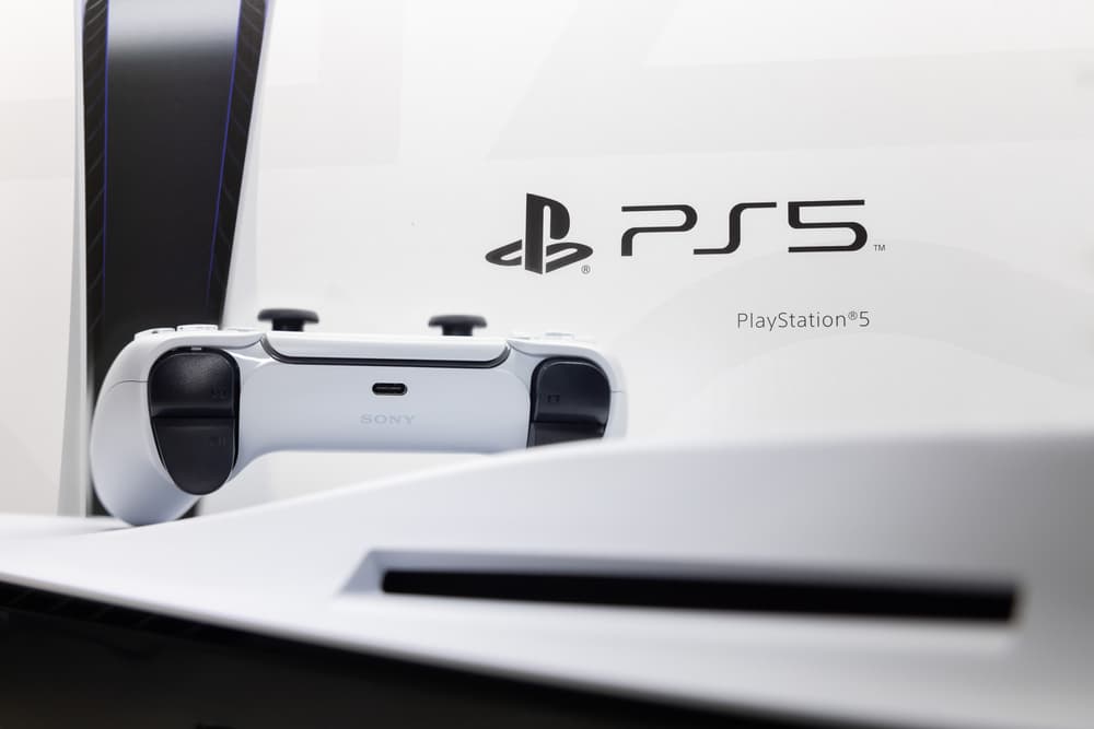 Sony прагне продати 25 млн консолей PS5 до кінця фінансового року. І близько 17 млн за 2 півріччя