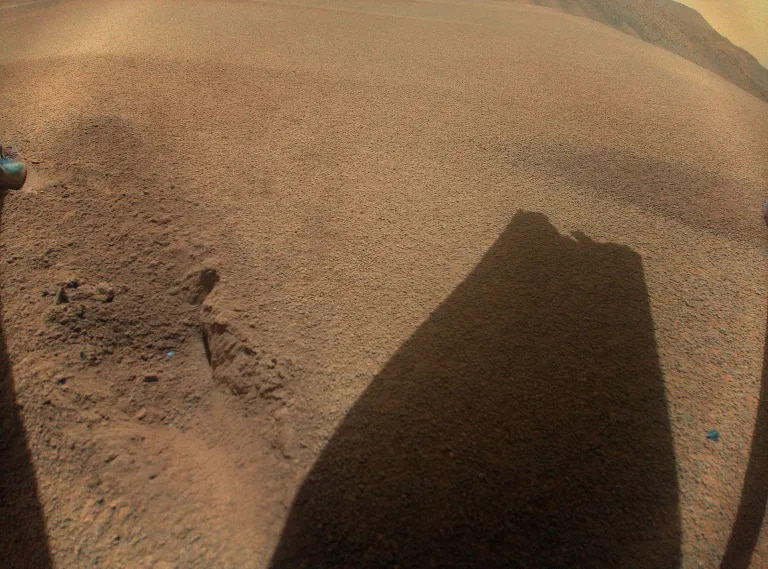 Гелікоптер NASA Ingenuity пошкодив лопіть і більше не злетить над Марсом. Він виконав 72 польоти за 3 роки