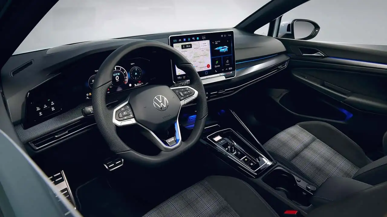 Новый плагин-гибрид Volkswagen Golf может проехать 100 км на одном заряде