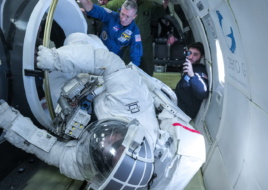 Collins Aerospace протестувала новий скафандр NASA в умовах мікрогравітації