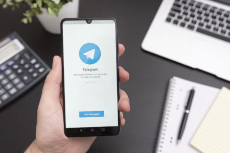 Telegram пропонує безплатну преміум-підписку. Але натомість вимагає розкривати номер телефону незнайомцям