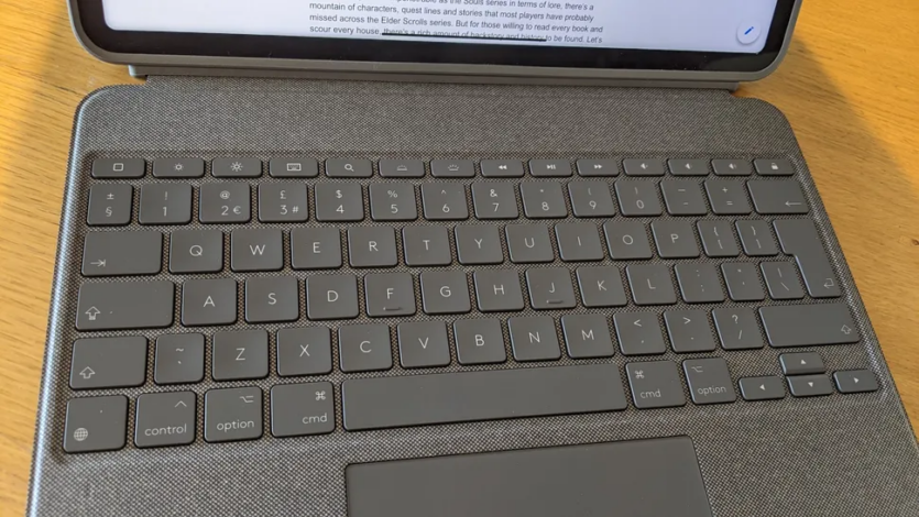 Огляд чохла з клавіатурою Logitech Combo Touch для iPad