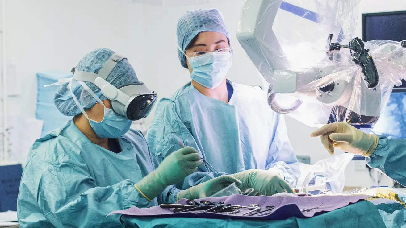 Doctors used Apple Vision Pro during operations