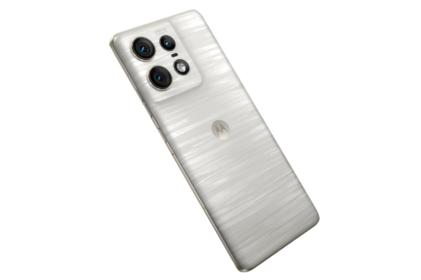 Смартфони серії motorola edge 50 отримали pOLED дисплей, захист IP68 та сховище до 1 ТБ