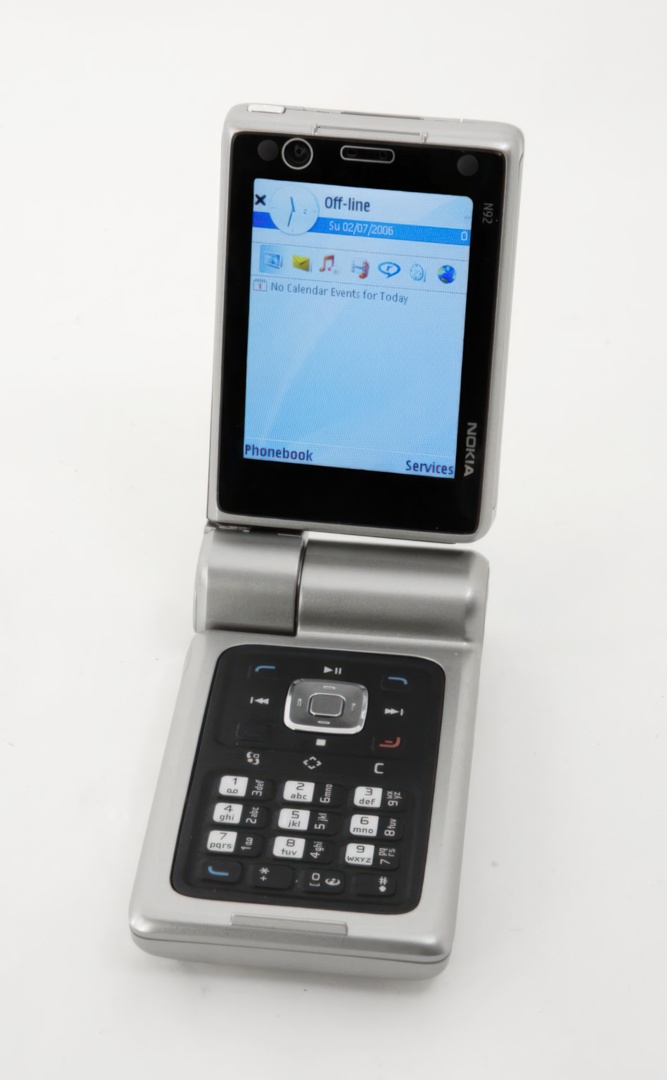 Світ мобільних технологій до Apple iPhone: найкращі телефони 2005 року (Частина 1)