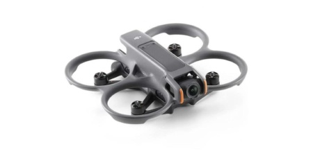 Зображення майбутнього дрона DJI Avata 2: менша камера, трилопатеві пропелери та гарнітура Goggles 3 з видом від першої особи