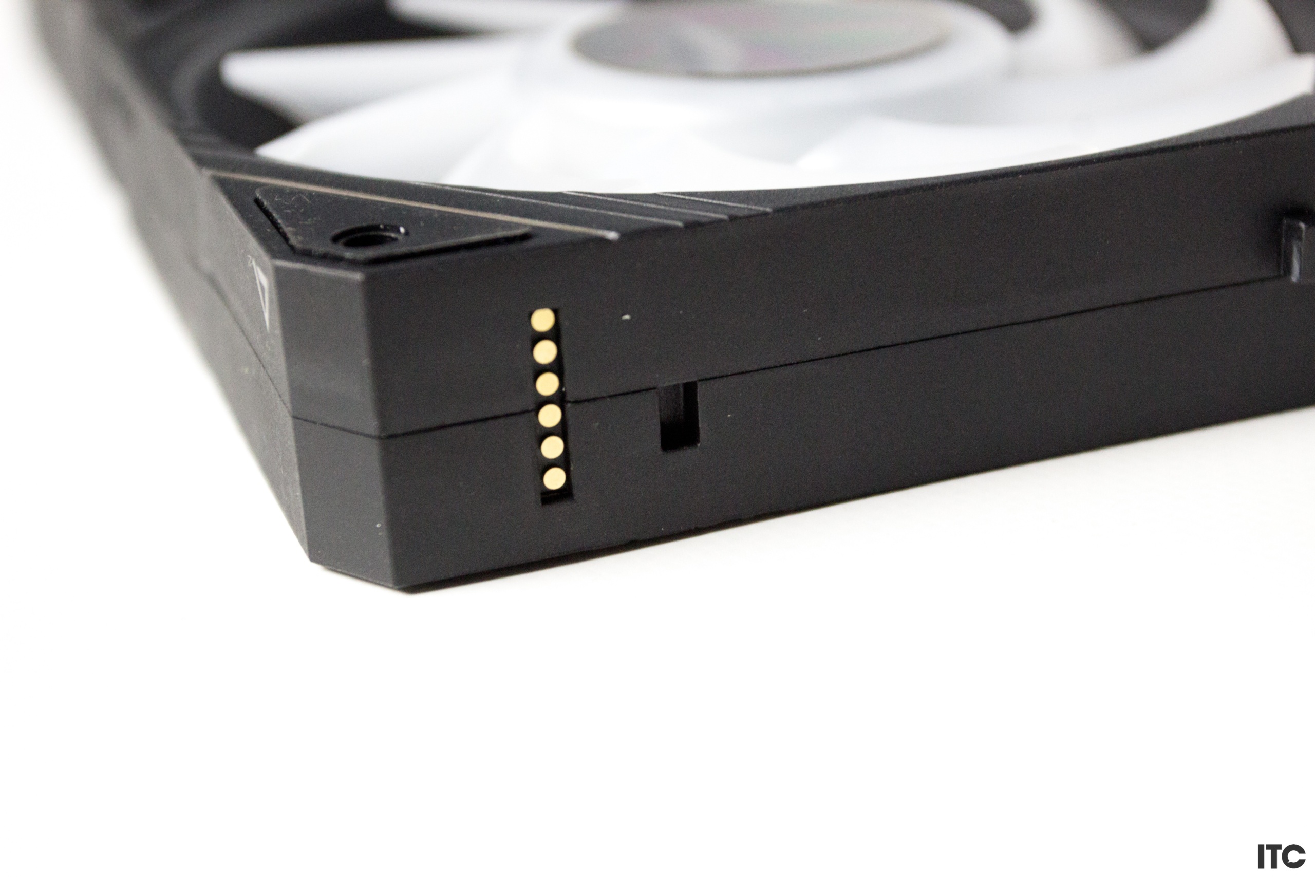 Gigabyte AORUS WATERFORCE X II 360 review: top-of-the-line liquid ...