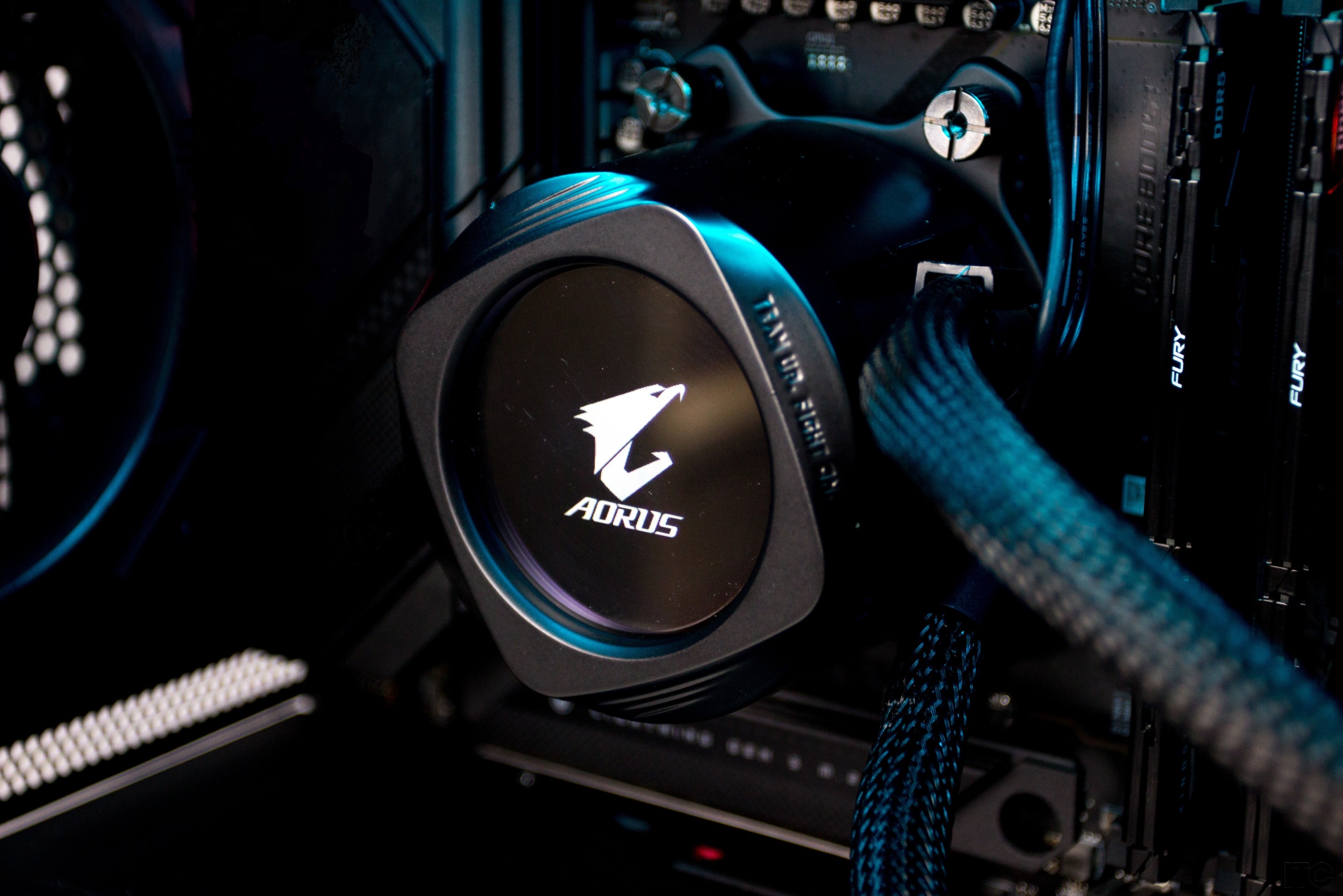 Gigabyte AORUS WATERFORCE X II 360 review: top-of-the-line liquid ...