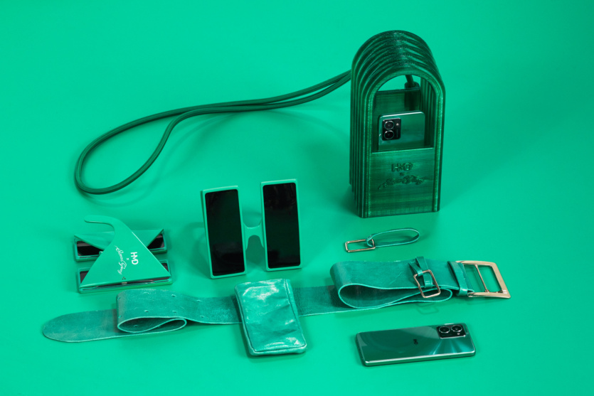 Окуляри у вигляді двох смартфонів, мікро-рюкзак та ремінь для смартфона – HMD і дизайнерака Шинейд Горі створи модні аксесуари Phonecore