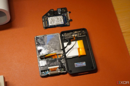 Apple iPod Classic з SSD, USB-C та Bluetooth у 2024 році