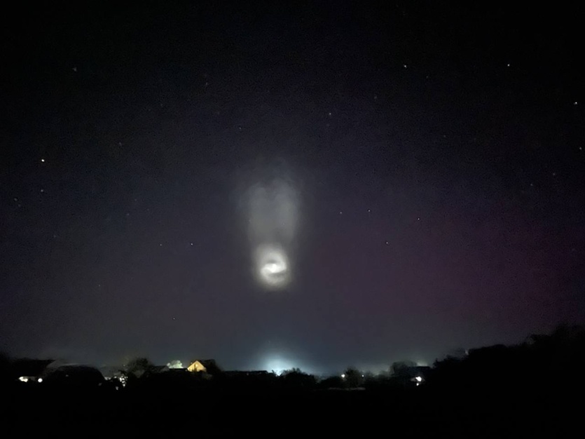 Таємничий об’єкт, що спостерігався вночі в українському небі, виявися другим ступенем ракети SpaceX Falcon 9