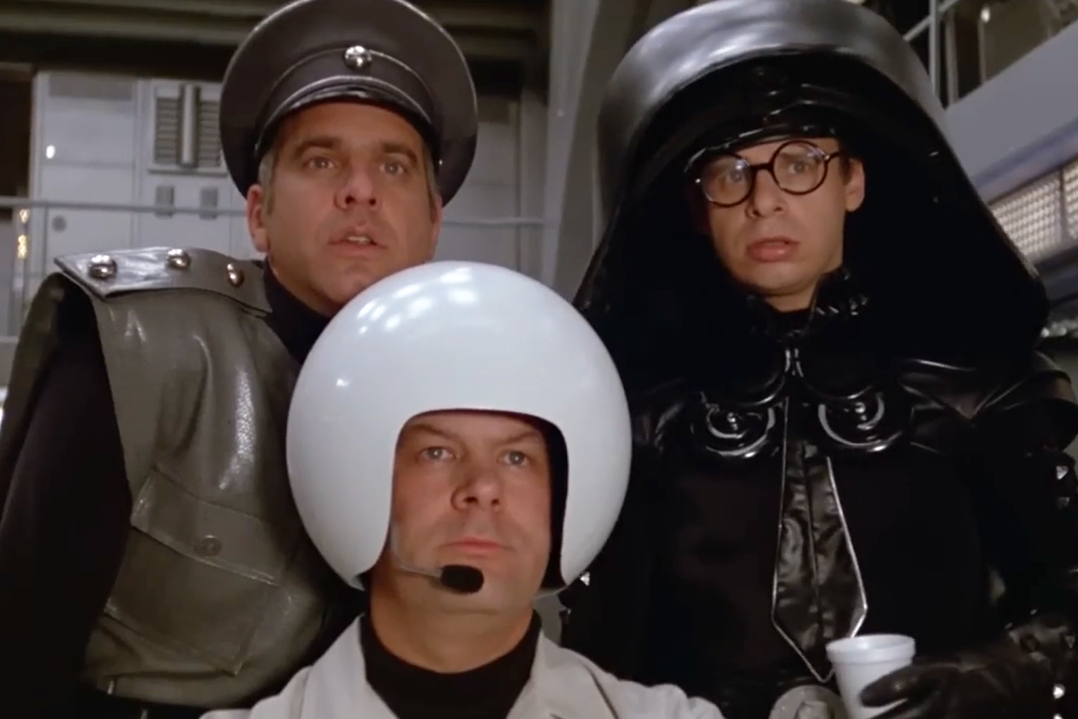 В работе сиквел культовой пародии на «Звездные войны» — «Космические яйца» (Spaceballs) 1987 года