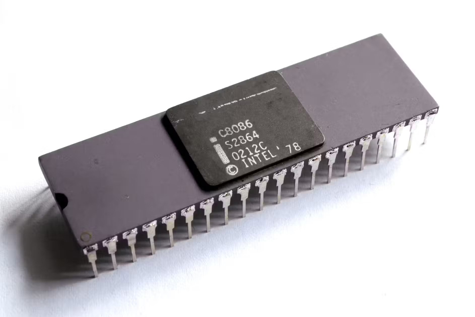 46 лет архитектуре x86 — процессор Intel 8086 был представлен 8 июня 1978 года