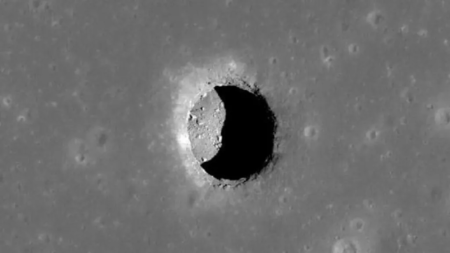 На Місяці знайшли 100-метрову печеру, яка може бути домом для людей