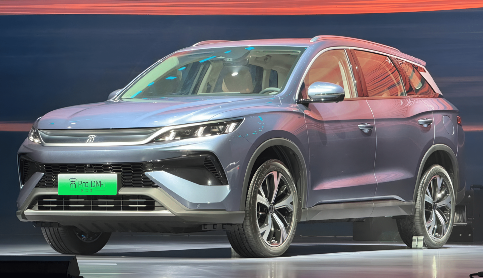 BYD Song Pro DM-i: пагін-ібрид із запасом ходу до 1400 км