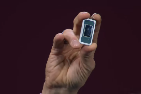 Перша материнська плата Intel Panther Lake — фото і характеристики