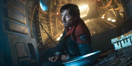 Шоуранер «Андора» не хотів знімати серіал і сподівався, що COVID зупинить виробництво: «Що я накоїв? Зіпсував собі життя»