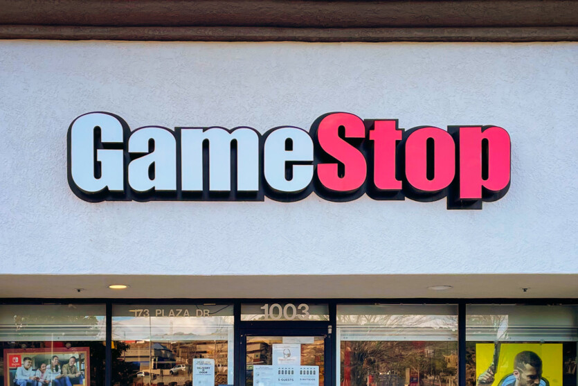 Акции GameStop упали на 10% после приобретения биткоинов на $500 млн