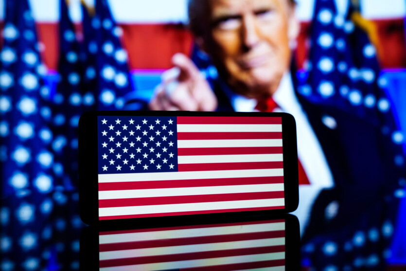 Samsung тоже: Трамп обещает 25% пошлины на Android-смартфоны, произведенные вне США