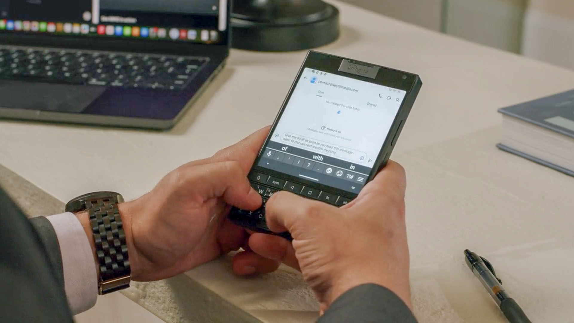 Повернення BlackBerry Passport — смартфон Titan 2 відтворює форму та фізичну клавіатуру легенди з Android