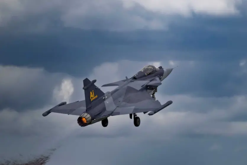 World’s first: Gripen E fighter jet under AI control tested in combat against a live pilot