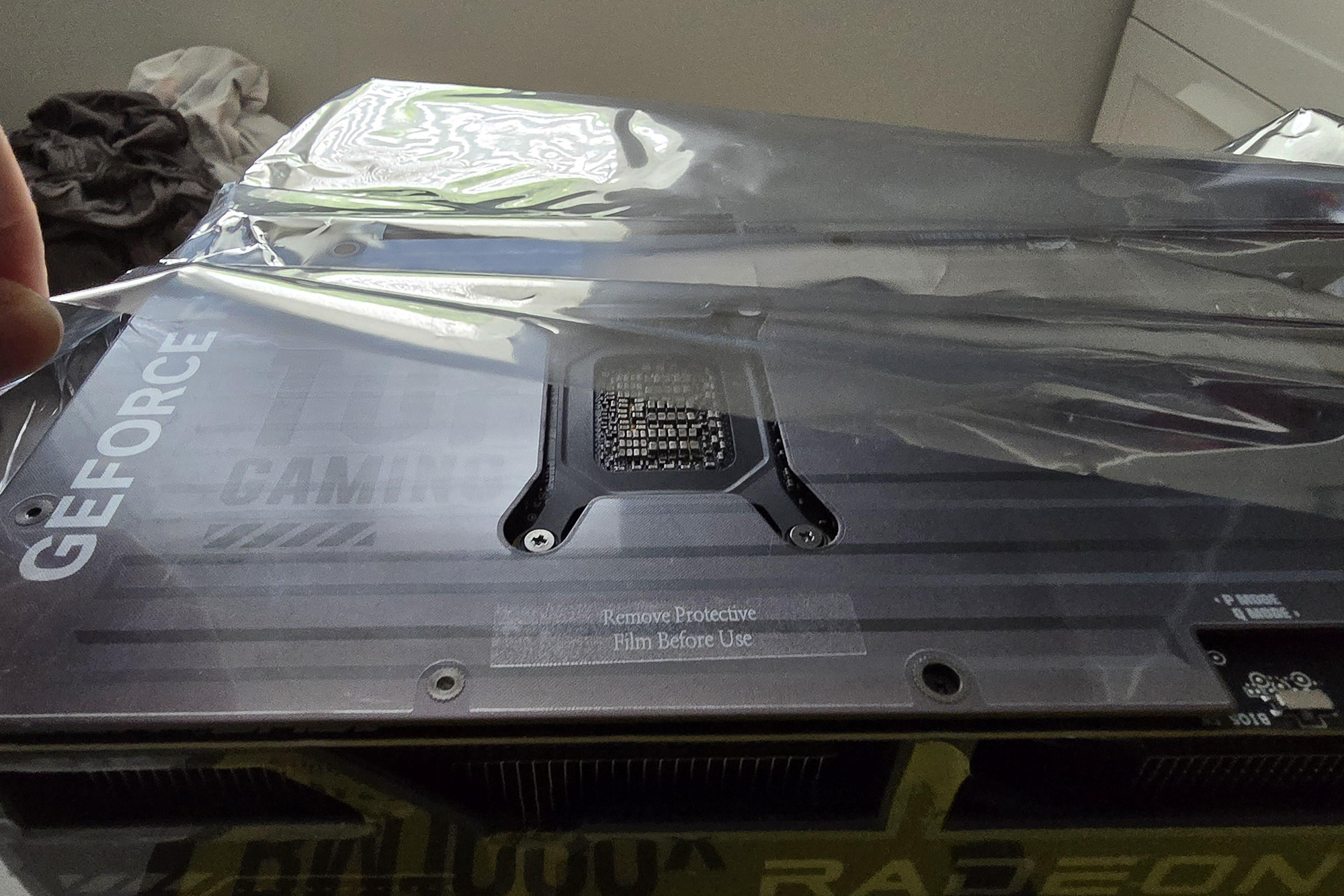 Власник показав відеокарту AMD Radeon Geforce RTX 9070 XT, — так, ви правильно прочитали