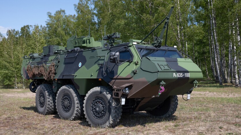 Что известно о колесных БТР Patria 6X6, которые Латвия передает Украине