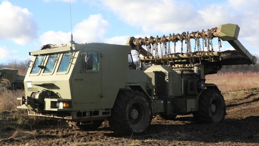 «Mine-eating monster»: what we know about the Danish demining machine Hydrema MCV 910