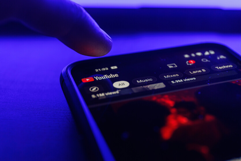 Get ready to blush: YouTube will determine the age of users based on their viewing history