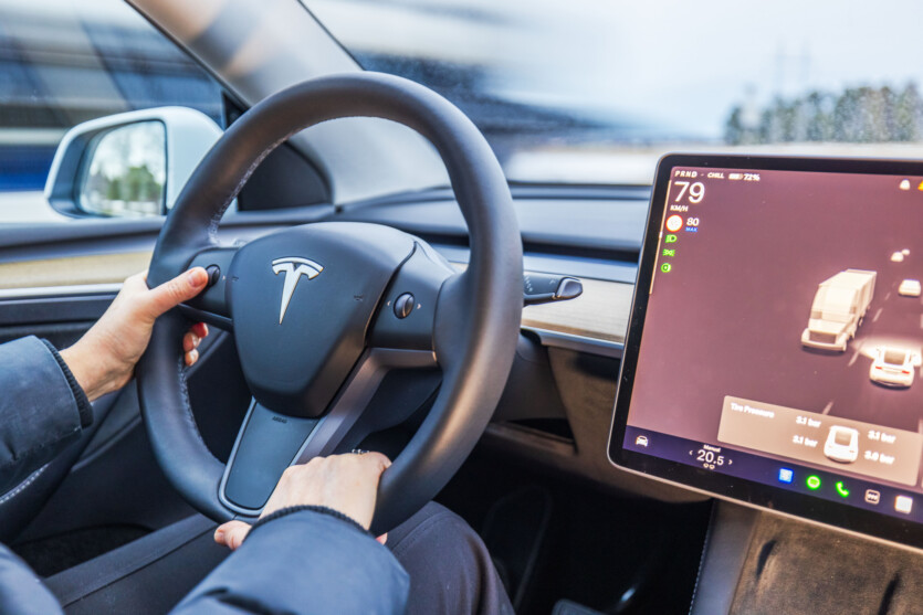 Автопилот Tesla FSD не работает, как обещано — владелец получил компенсацию через арбитраж