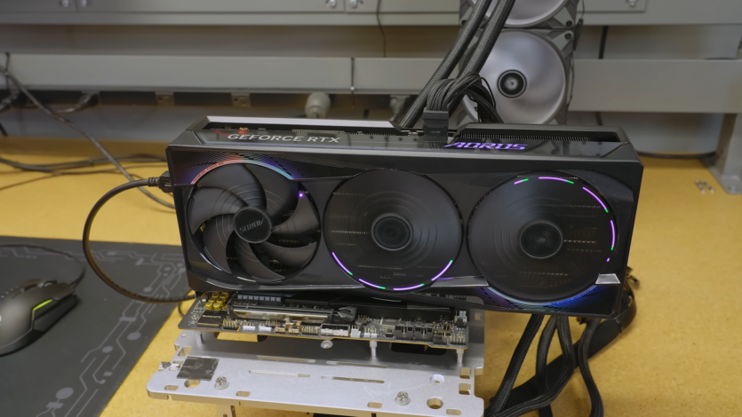 Версія BIOS (RTX 5090 ROG Astral XOC) дозволяє подати 1600 Вт на відеокарту