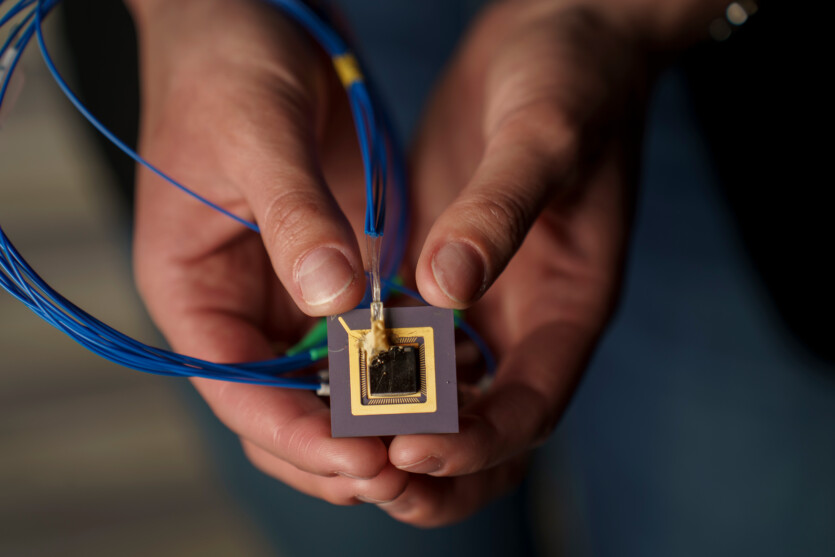 MIT creates a pocket-sized 3D printer that prints objects in seconds